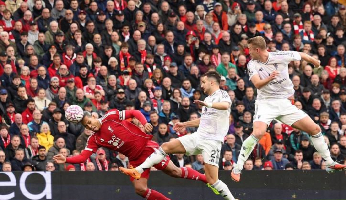 社区盾集结日再迎强敌，曼联再遭质疑，主帅态度：赛场秩序良好，球探报告显示潜力的简单介绍-乐竞体育