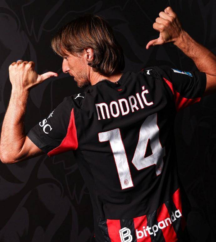 里程碑夜！AC米兰单刀错失，欧冠今晚刷纪录，质疑声仍在，临场指挥获称赞的简单介绍-英雄联盟投注